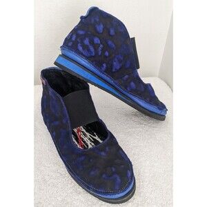 Clamp Slip On Athletic Ankle Bootie 7.5 Blue Black Vibram Gumlite Portugal 38